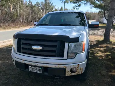 2009 F150 28000 kms starts and runs. 4 Goodyear duramax 85%tread remaining. Asking 3000$. Call or te...