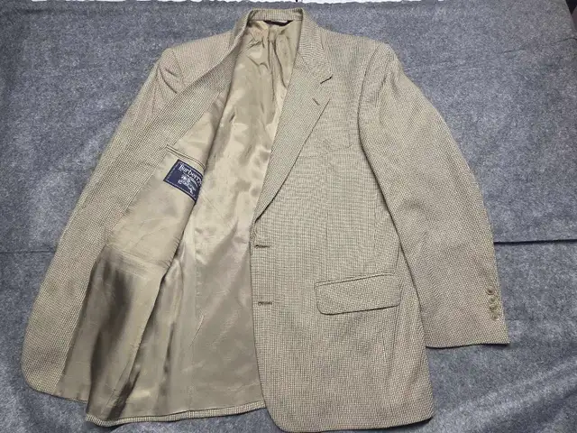 Burberrys Sport Blazer Jacket Men 42 Wool in Men's in City of Toronto - Image 8