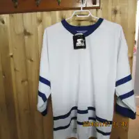 New Large Boys/Youths Hockey Sweater w/tags Maple Leafs colours