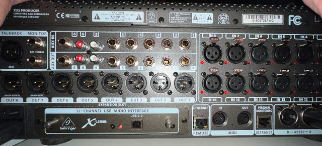 Behringer X32 producer + SD8 stage box + X-USB dans Matériel audio professionnel  à Ville de Montréal - Image 3