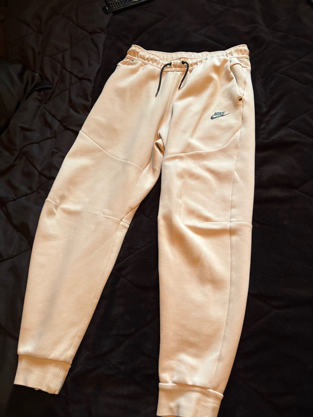 Nike Tech fleece tracksuit in Men's in Markham / York Region - Image 2