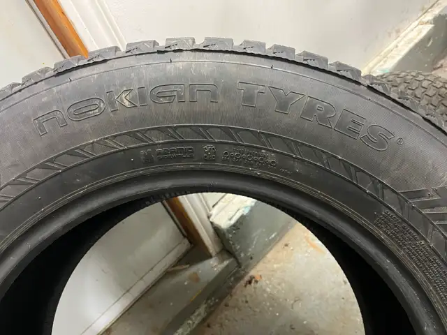 Nokian Hakkapeliitta 10 SUV Tire 265/60R18 in Tires & Rims in Laval / North Shore - Image 4