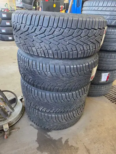 4 winter tire 235/55r17 Gislavsd Nord Frost all 4 st 8/32 Just scrapped vehicle need tires gone. $25...