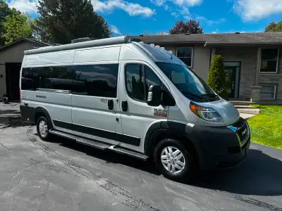 2022 Thor Sequence 20L Lithium WOW ONLY 4,400 Miles. Like Brand New In Every Way, Clean Carfax, No A...