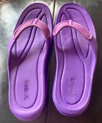 Brand New Ladies Reebok Kalopa Adventure Flip Flops - Size 9