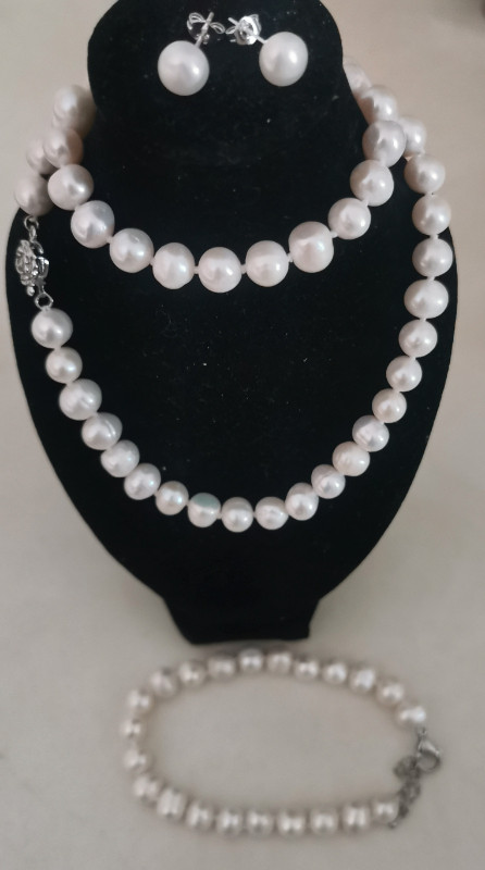 Akoya Pearls Set, Necklace, Earrings and Bracelet in Jewellery & Watches in City of Toronto - Image 4