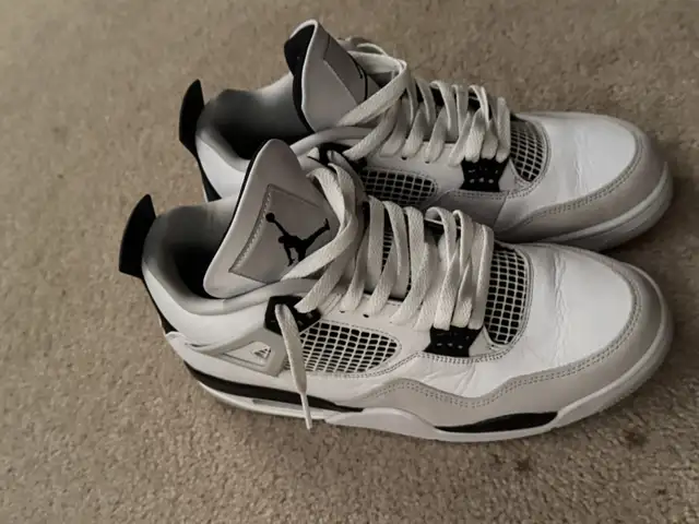 Jordan 4 military black in Men's Shoes in Oakville / Halton Region - Image 3