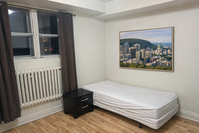 Rosemont, chambre à louer, tout inclus 550$ Près du métro Salle de bain rénovée Propre Tranquille Pe...