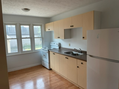 Two-bedroom unit in quiet 5-plex located within walking distance of downtown Hanover and neighborhoo...