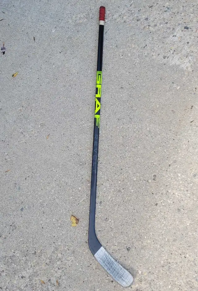 Graf Revolt Hockey Stick in Hockey in Winnipeg - Image 2