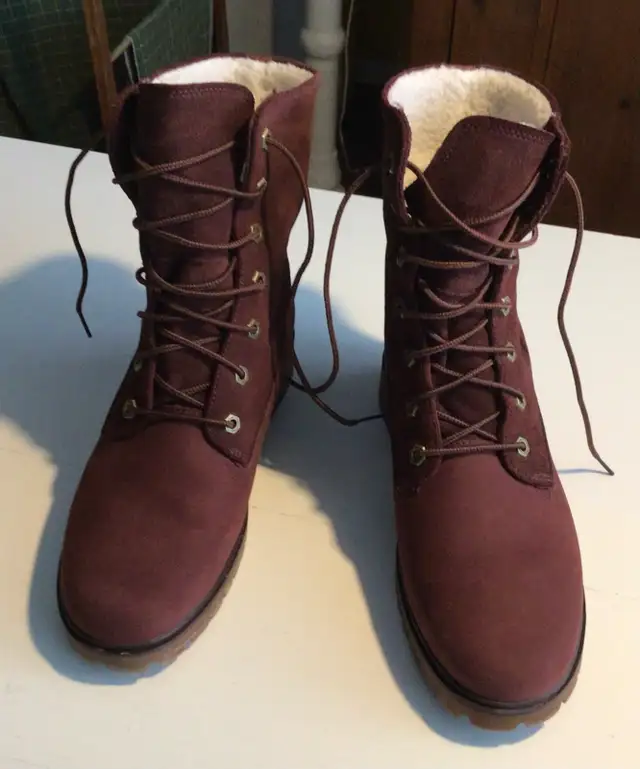 Bottes d’hiver pour femme à vendre in Women's - Shoes in Lévis - Image 2