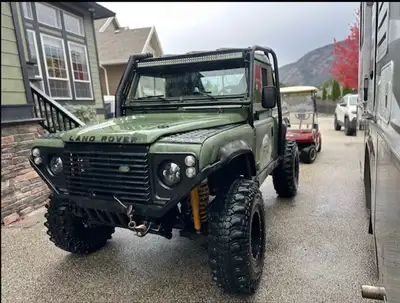 Highly modified 2000 Land Rover Defender 90. TD5 Turbo Diesel with only 35,000 kilometers. This Defe...