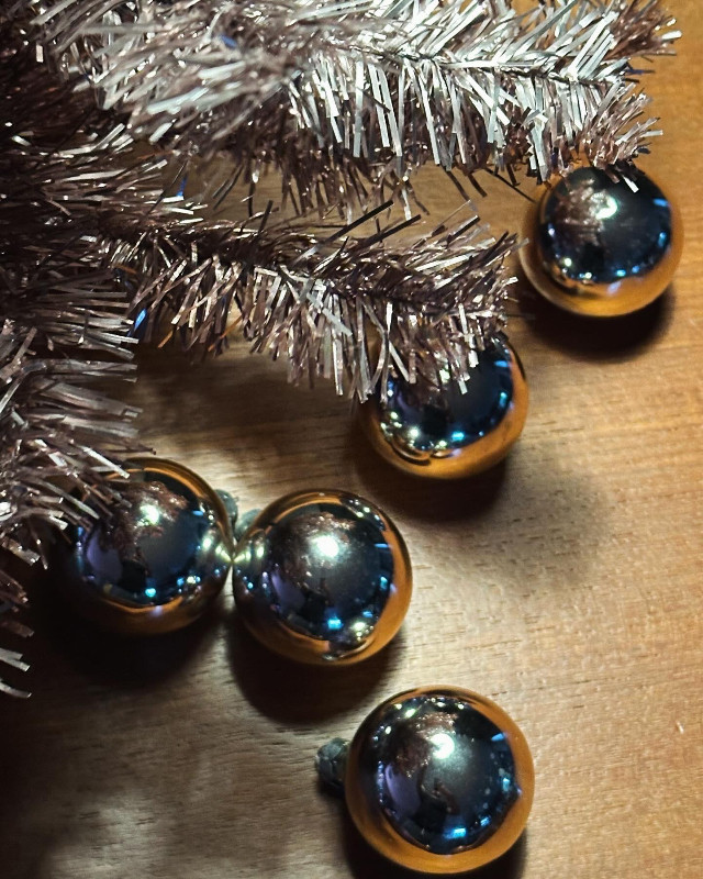 CHRISTMAS BALLS BOULES DE NOËL VINTAGE RETRO MID CENTURY XMAS dans Art et objets de collection  à Ville de Montréal