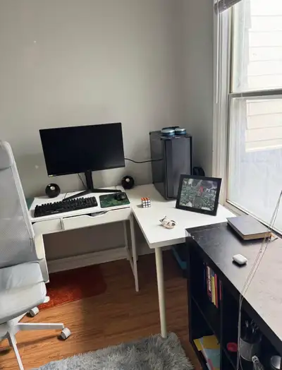 Looking for a hassle-free move-in this spring? I’m renting out my furnished room in a prime downtown...