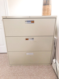 Lateral 3 drawer filing cabinet 