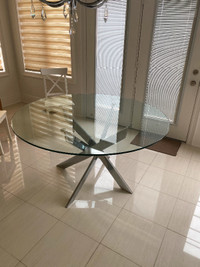 Round structube glass table