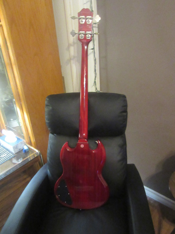 Epiphone EB-3 Bass - Cherry in Guitars in Cornwall - Image 4