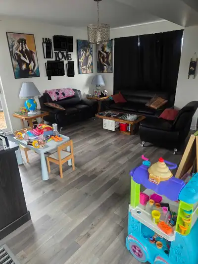 2700$/m all included 3 Large bedroom 1 full bath+1 ensuite Large living room Deck in the back/large...