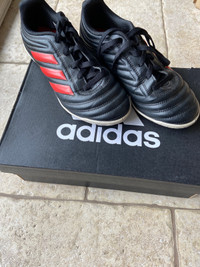 Chaussure soccer intérieur junior new arrivals