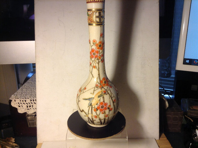Japanese Antique Kutani Porcelain Vases dans Art et objets de collection  à Ville de Vancouver