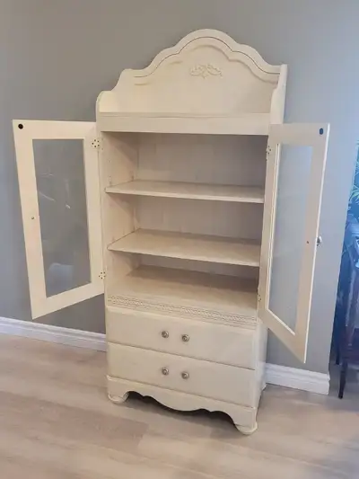 Victorian Style Hutch/Cabinet, View more