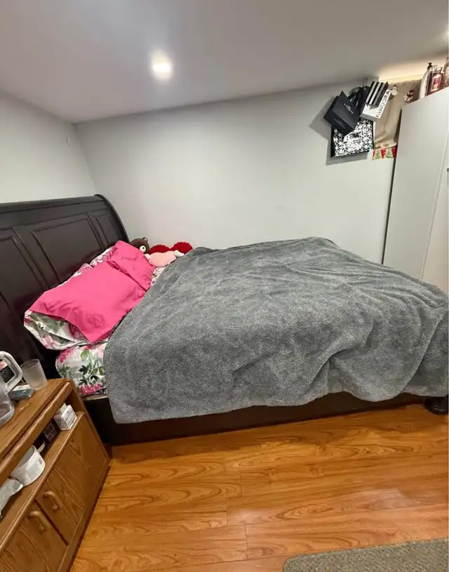 Scarborough-Large Furnished Room with Attached Private Bathroom