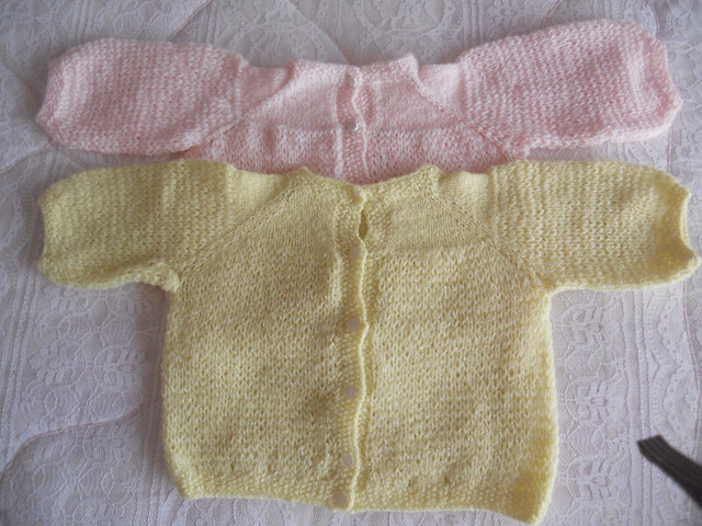 Vestes pour bébé in Clothing - 0-3 Months in West Island
