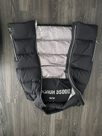 Moose knuckle black puff vest size medium brand new condition