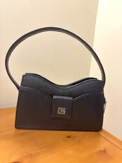 Ladies handbags, View more