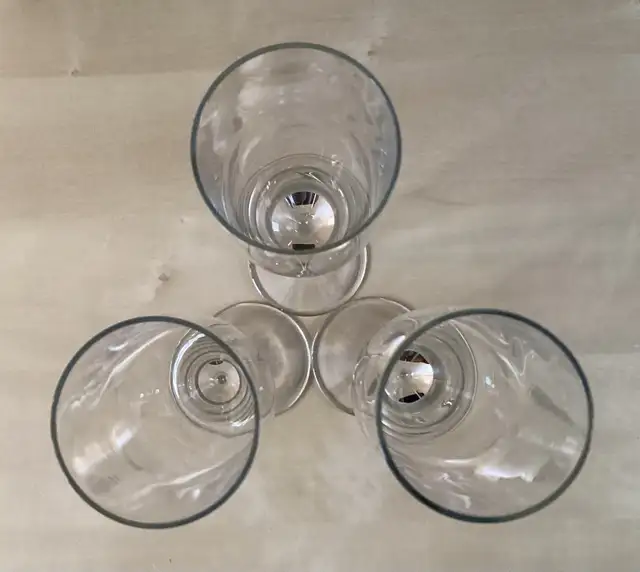 3 Beautiful Classic Crystal Champagne Glasses Flutes in Kitchen & Dining Wares in West Island - Image 4