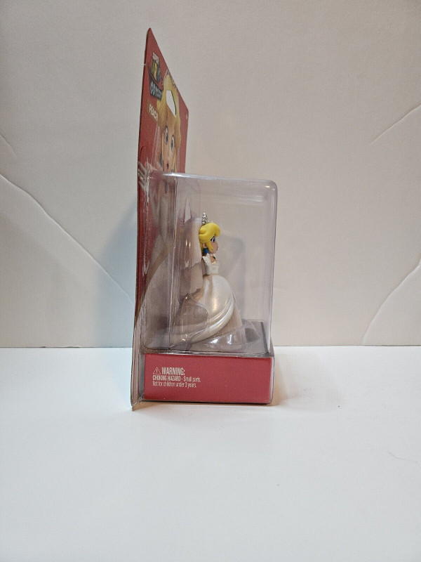 amiibo Peach Wedding Figure Super Mario Odyssey Series  *BNIB* in Toys & Games in Belleville - Image 3