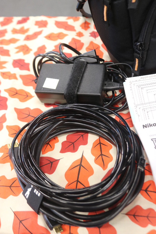 DSRL Nikon D5600 Kit W/ Carry Bag, Backpack, Tripod (#39581-2) in Cameras & Camcorders in City of Halifax - Image 4