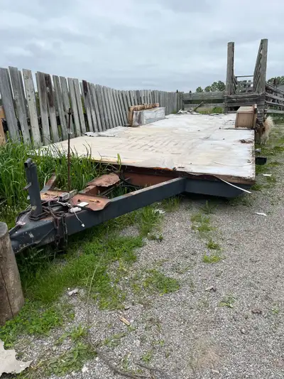 We took apart a 1970s Glendale trailer as we were going to build a tiny home on it, but life has gon...