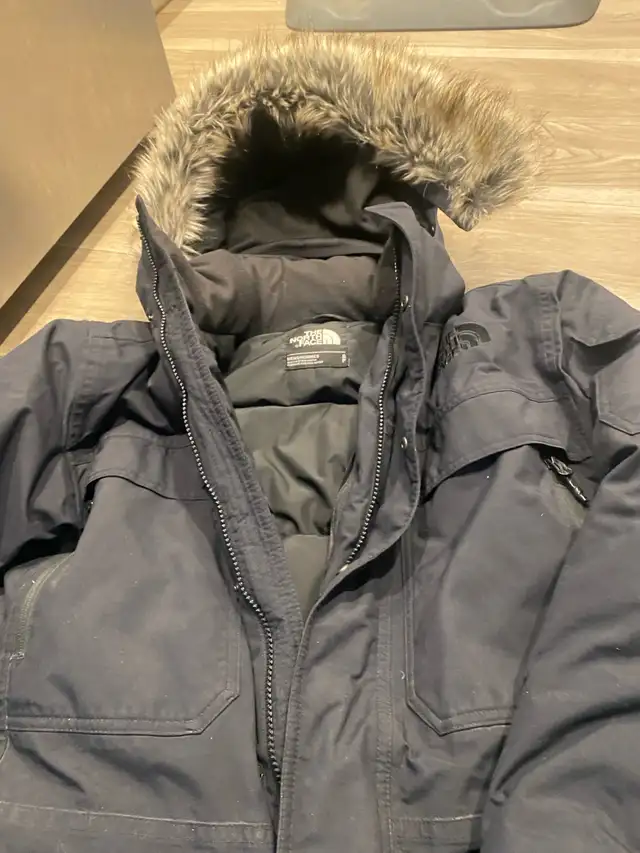 The North Face Men’s Winter Parka Jacket in Men's in Calgary - Image 2