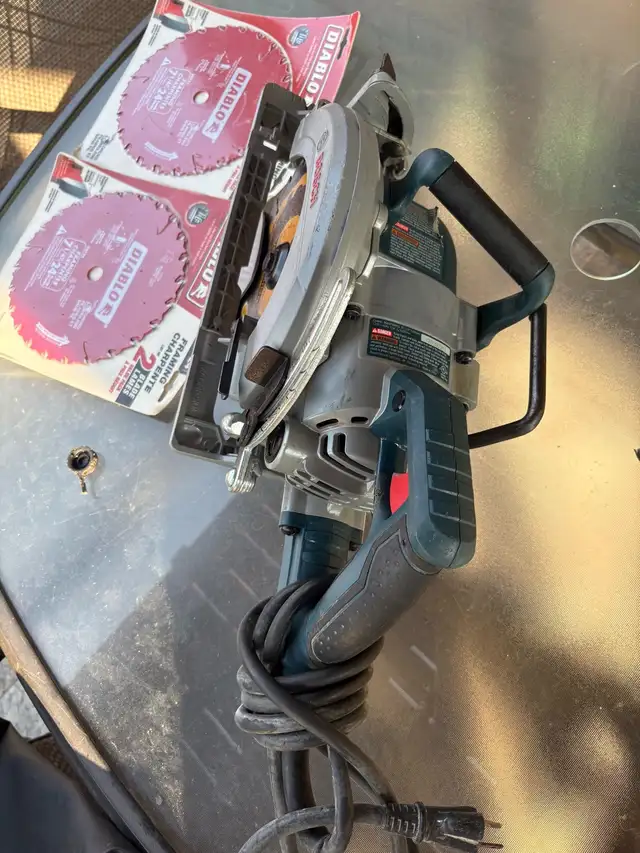 Bosch Circular Saw in Power Tools in City of Toronto - Image 6