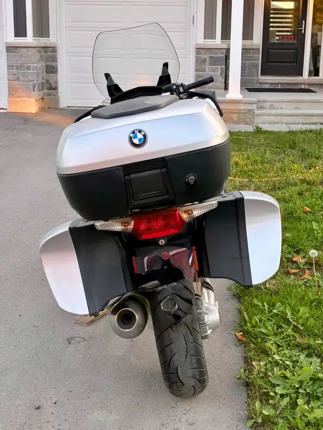 2009 BMW R1200RT SPORT TOURING MOTORCYCLE in Sport Touring in Ottawa - Image 3