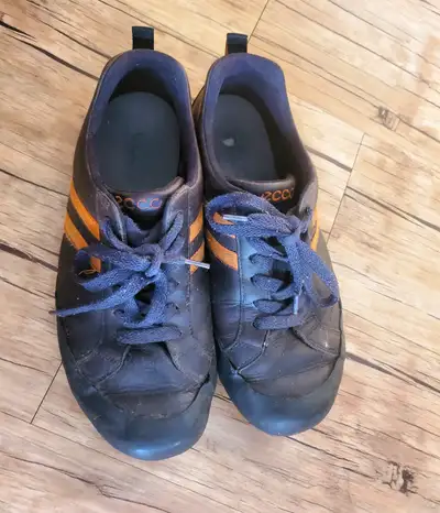 Men’s Ecco leather sneakers  9, View more