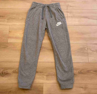 Pantalon Nike gris