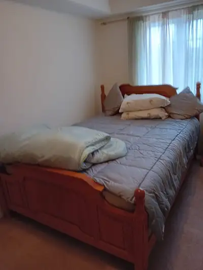 Large Furnished Bedroom Available for Rent near the Dundas & Cawthra Area. Safe and Secure Townhouse...