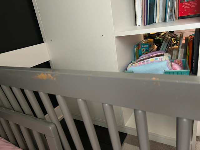 Babyletto Hudson Convertible Crib & Changer Dresser in Cribs in City of Toronto - Image 4