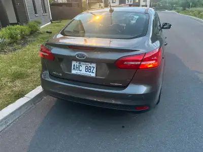 Je vends ma Ford Focus 2015, une berline fiable et économique avec des spécifications clés telles qu...