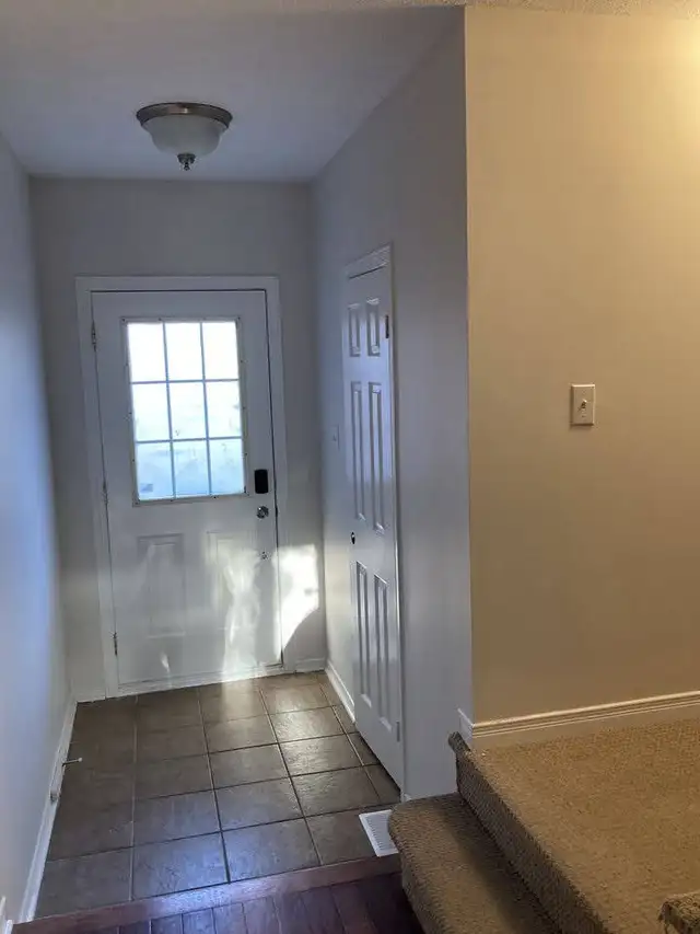 Greenboro Townhouse For Rent in Long Term Rentals in Ottawa - Image 8