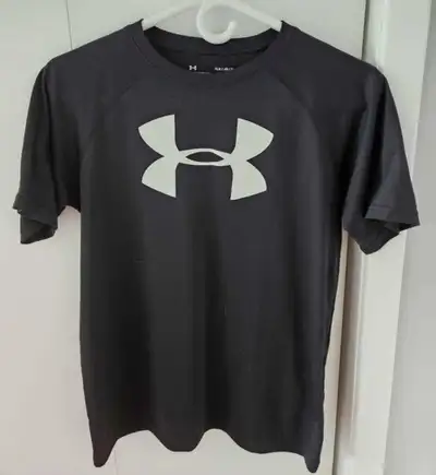 T-Shirt Under Armour Dry-Fit! Excellente condition!, View more