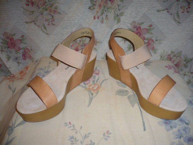Cute Leather Hazelnut Sandal Wedges size-10. Chinese Laundry in Women's - Shoes in Cambridge