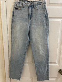 Brand New Hollister Ultra High Rise Mom Jeans
