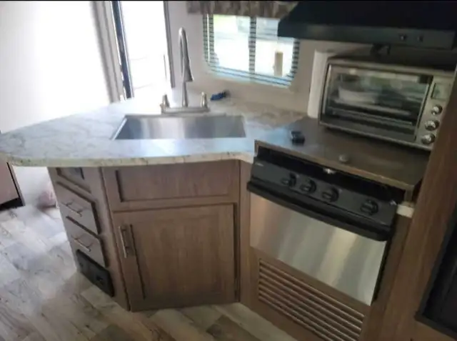 2019 Keystone Hideout in Travel Trailers & Campers in Charlottetown - Image 9