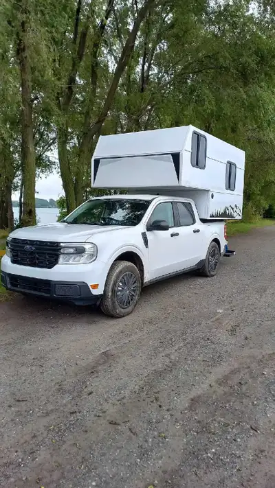 Campeur porté artisanal construit été 2024 autonome, Panneaux solaire 520 watts Batterie au lithium...
