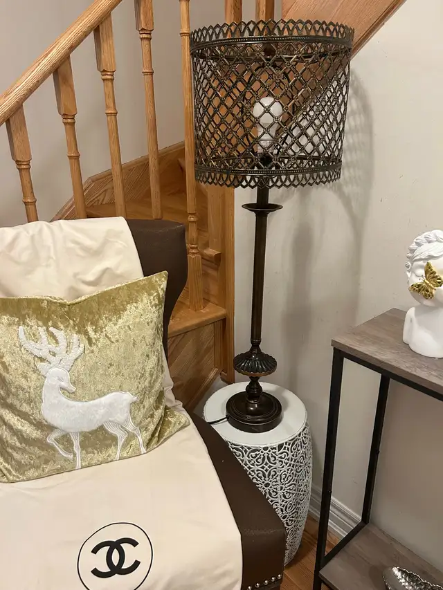 Table Lamp in Indoor Lighting & Fans in Mississauga / Peel Region - Image 3