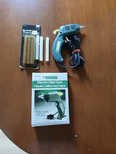 This pre-owned Mastercraft Electric Glue Gun is ready to help you tackle your next DIY project with...