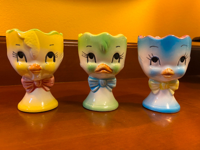 Vintage 1950's Laura Secord Collectable Ceramic Duck Bird Eggcup in Arts & Collectibles in Oshawa / Durham Region - Image 2